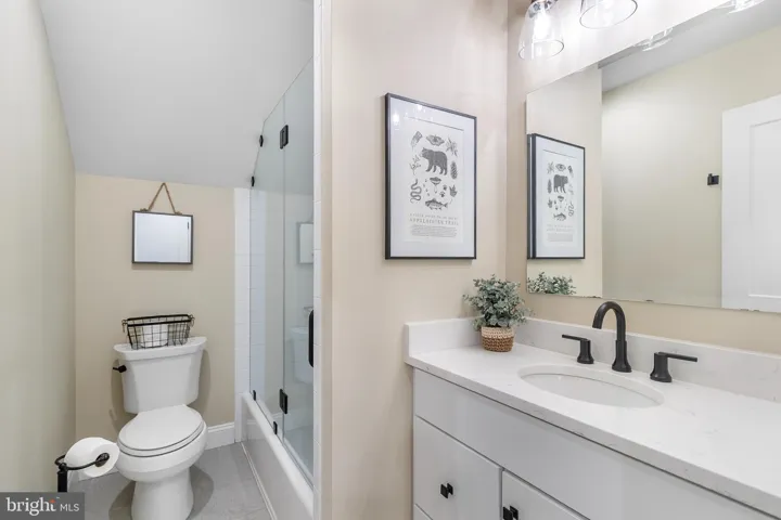 9520 Maidstone Rd, Delaplane, Virginia 20144
