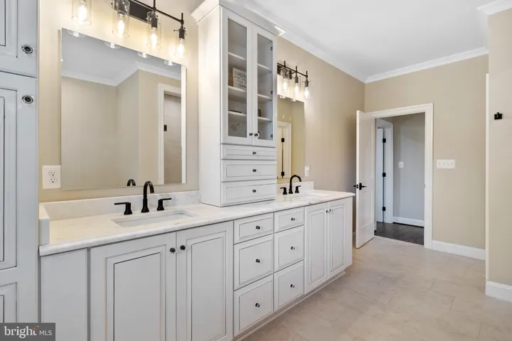 9520 Maidstone Rd, Delaplane, Virginia 20144