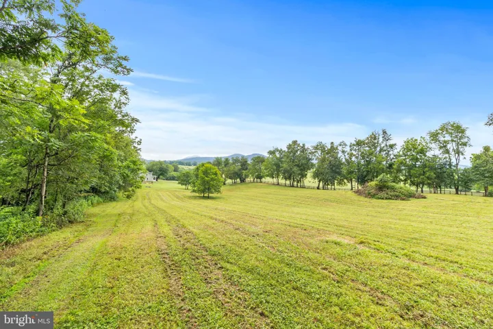 9520 Maidstone Rd, Delaplane, Virginia 20144
