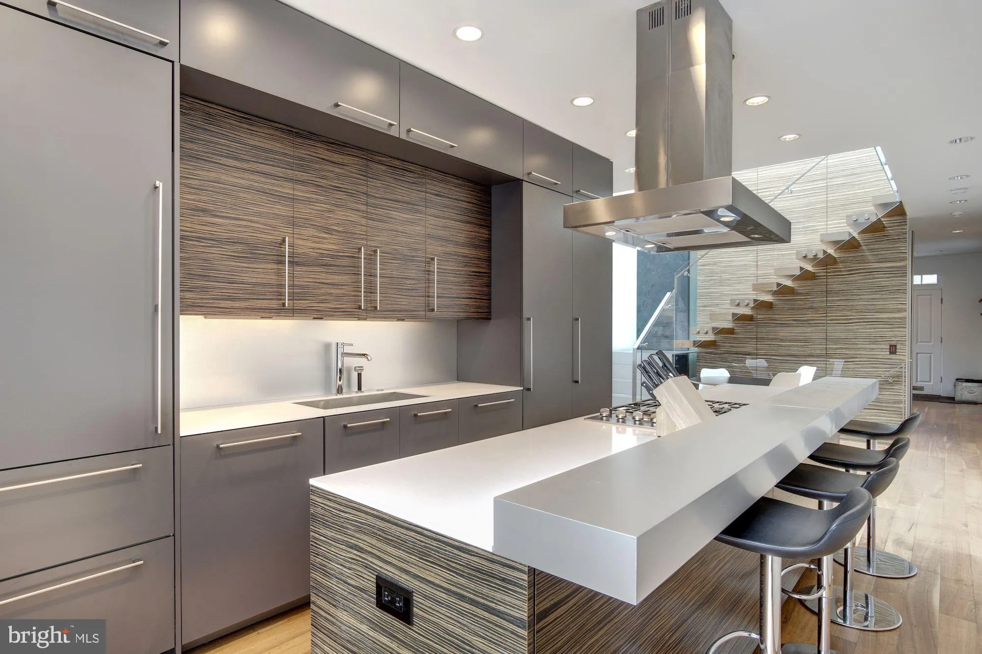 3329 Q STREET, Washington, DC 20007