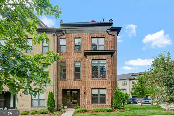 12258 SESSILE CMNS, Fairfax, VA 22030