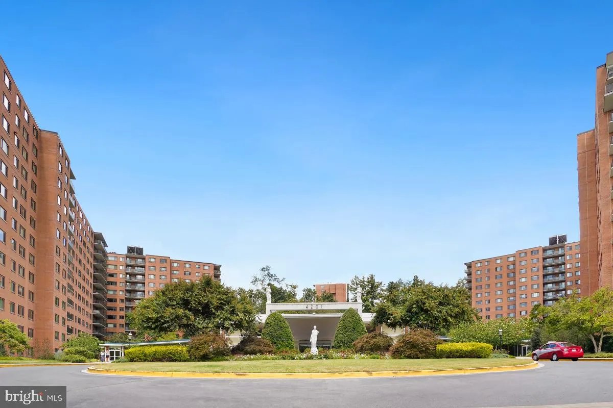 4201 CATHEDRAL AVENUE, Washington, DC 20016