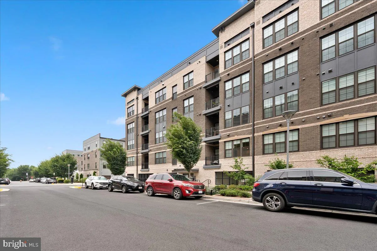 2320 FIELD POINT ROAD, Herndon, VA 20171