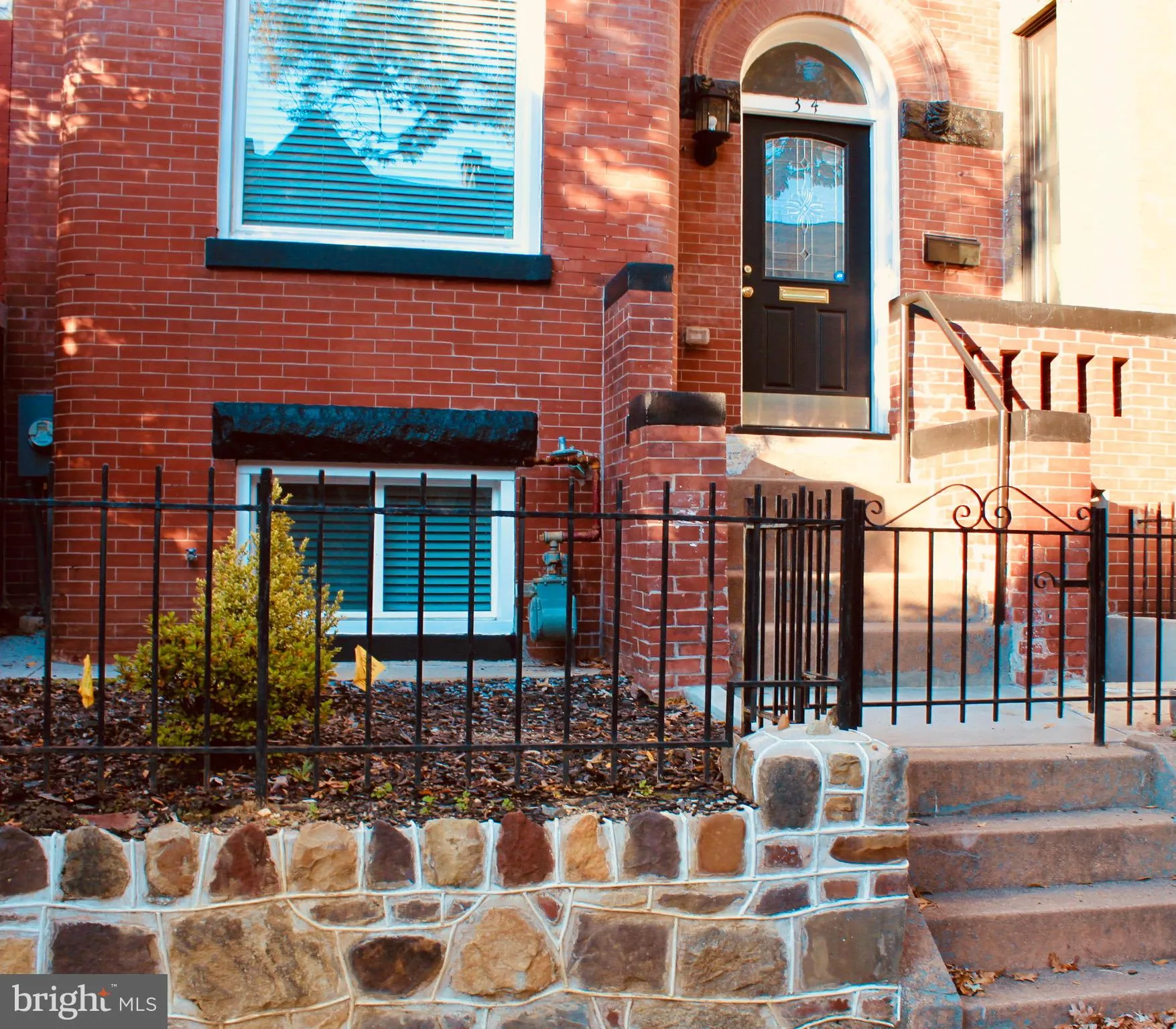 34 QUINCY PLACE, Washington, DC 20002