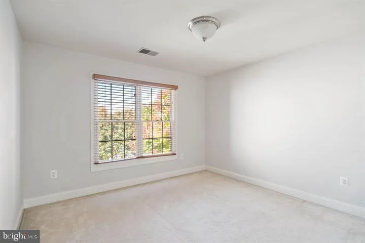 2038 Madrillon Rd, Vienna, Virginia 22182