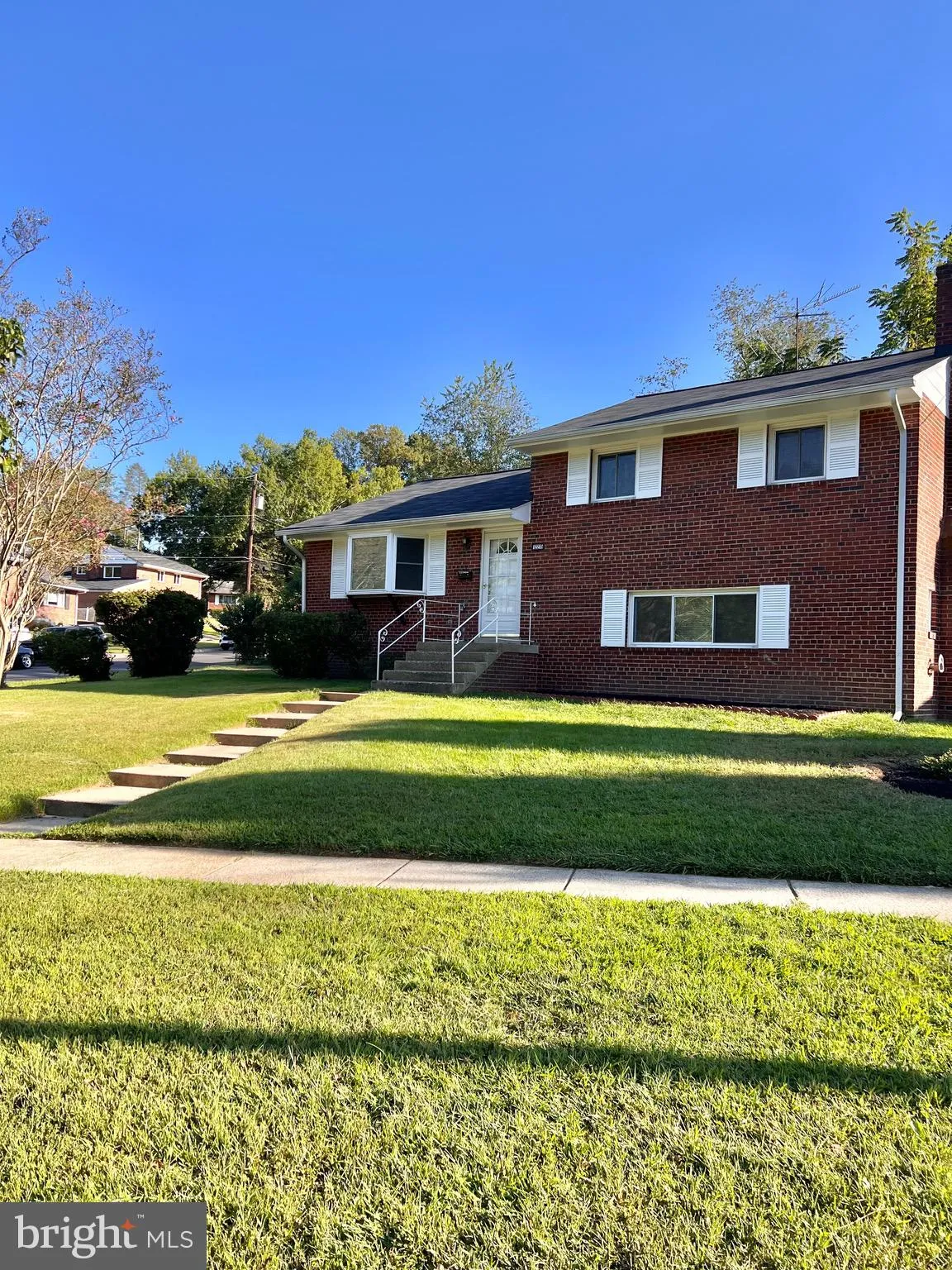 12215 HUNTERS LANE, Rockville, MD 20852