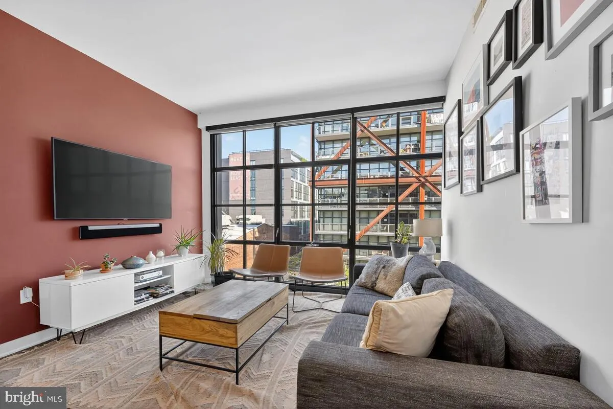 2030 8TH STREET, Washington, DC 20001