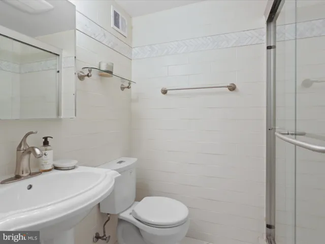 4106 Breezewood Ln, Annandale, Virginia 22003