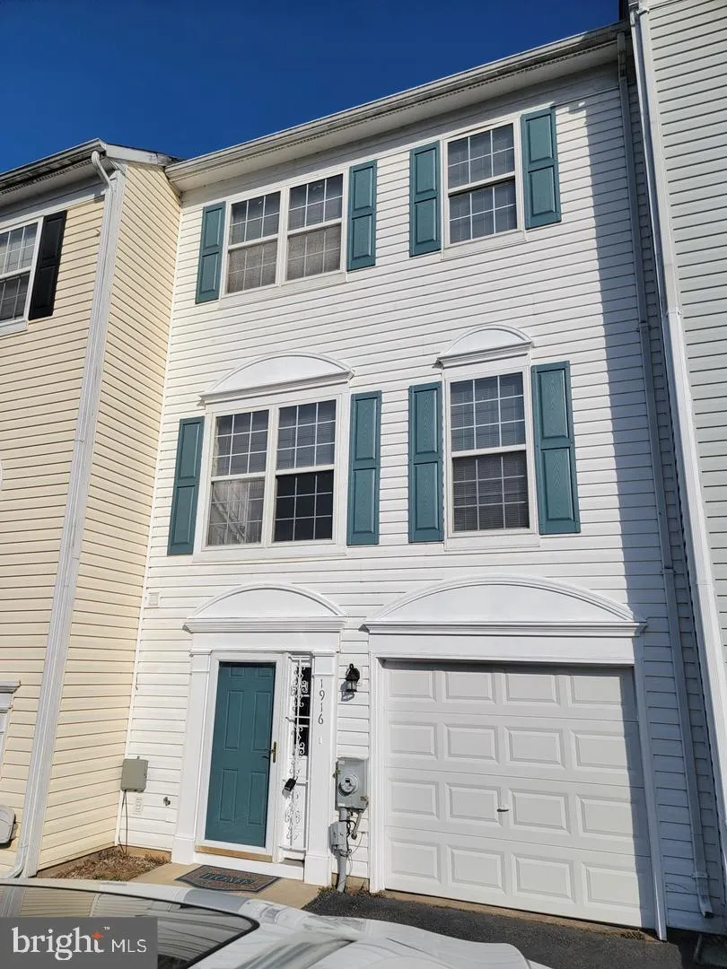 1916 TRENTON PLACE, Washington, DC 20020