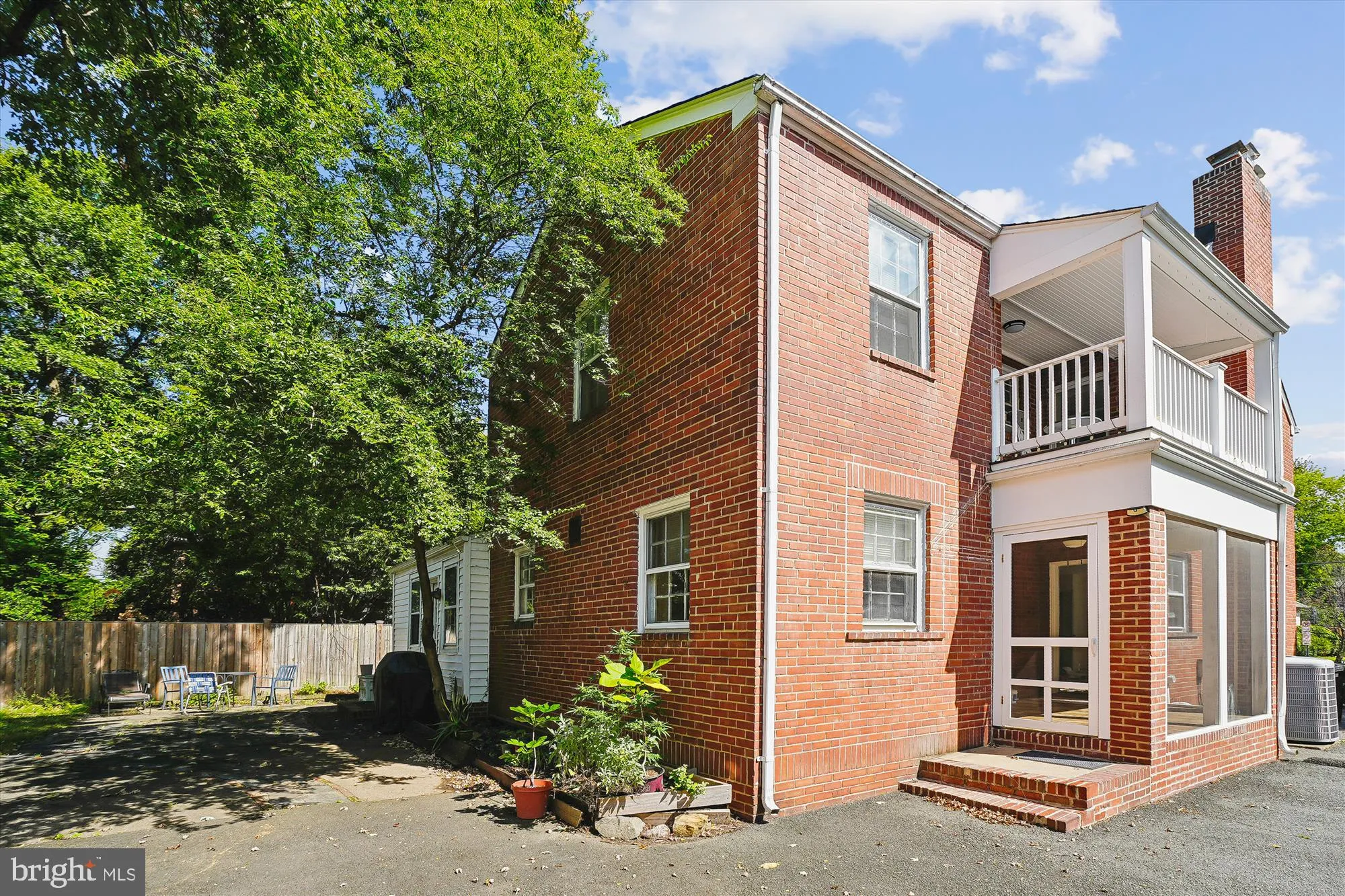 904 IVY STREET, Arlington, VA 22201