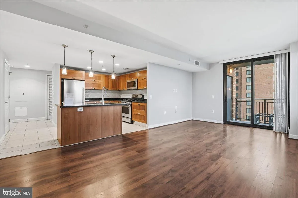 2451 MIDTOWN AVENUE, Alexandria, VA 22303