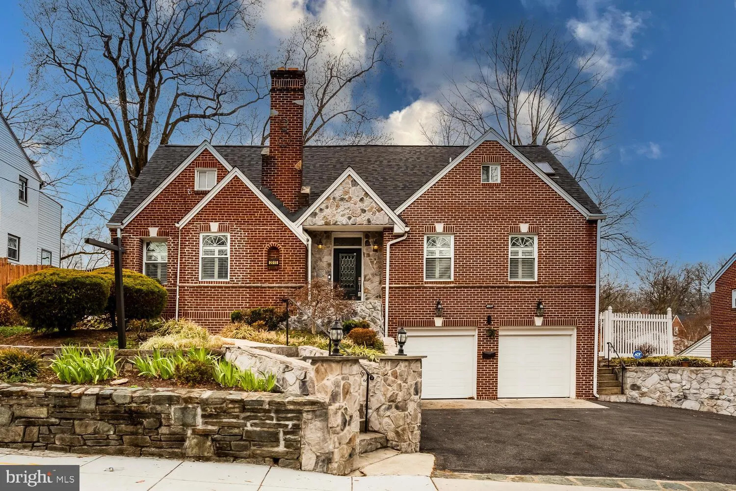 2015 BRANCH AVENUE, Washington, DC 20020