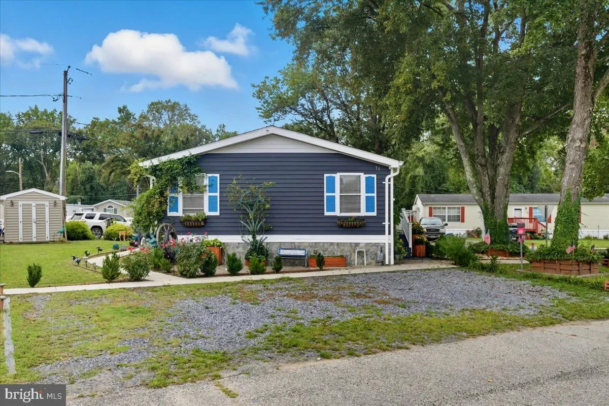 76 PATUXENT MOBILE ESTATE, Lothian, MD 20711