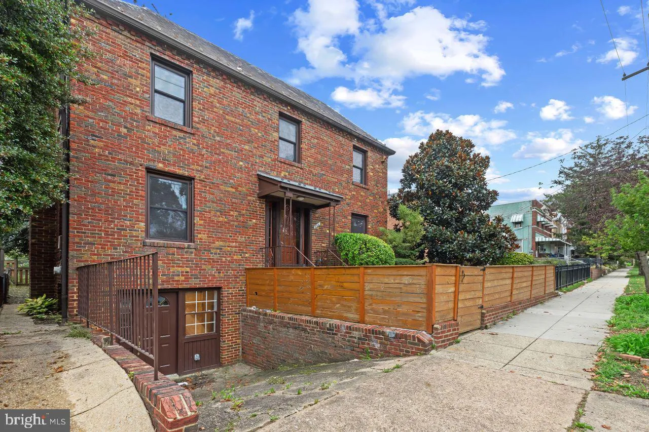 708 UNDERWOOD STREET, Washington, DC 20012