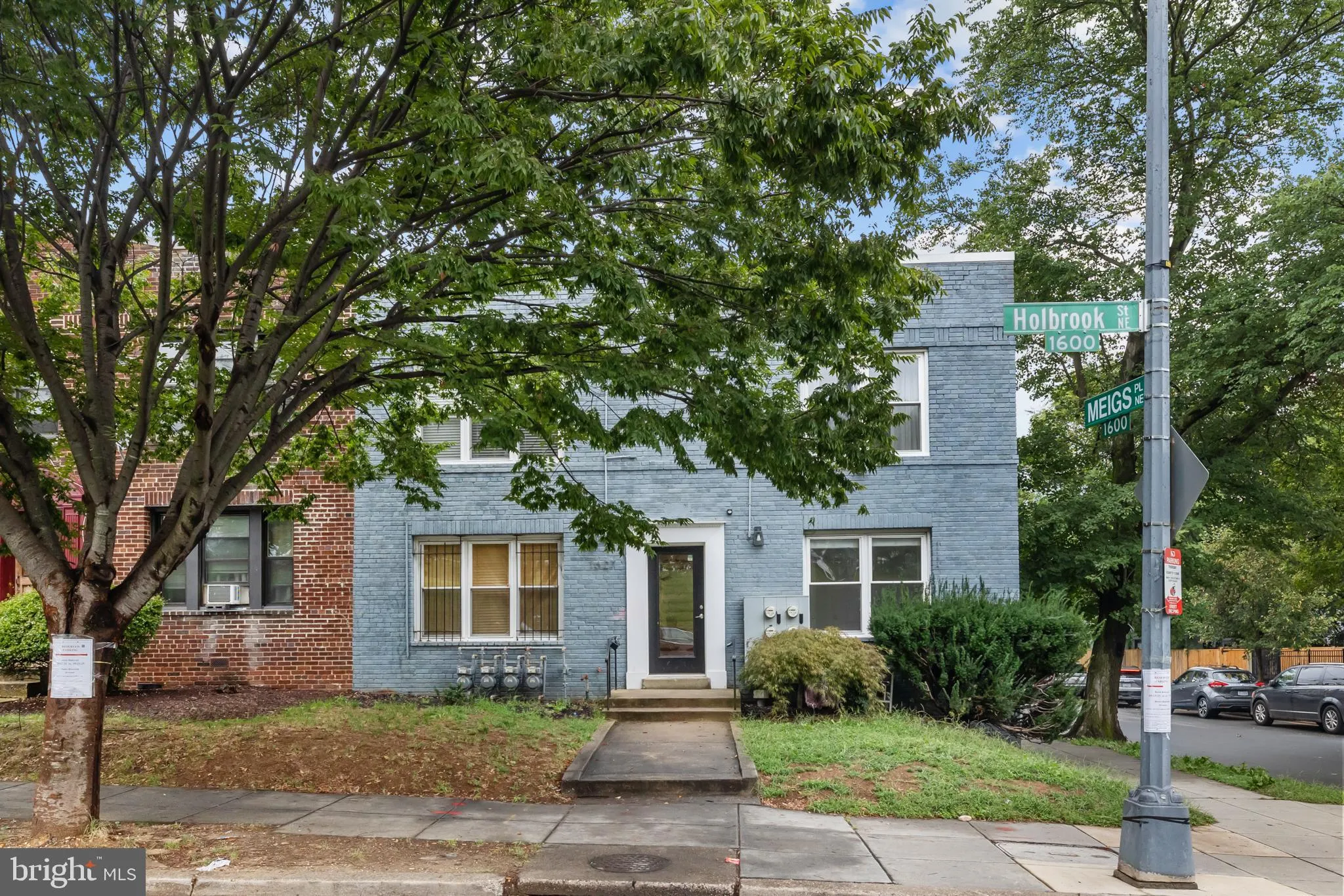 1627 HOLBROOK STREET, Washington, DC 20002
