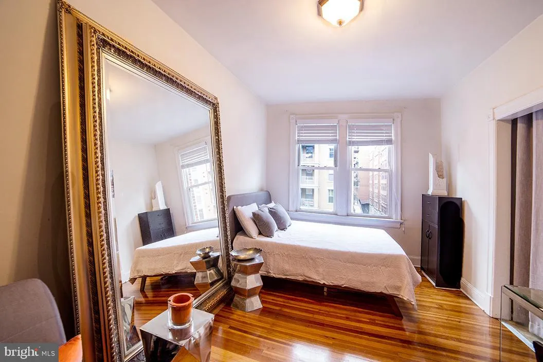 1121 24TH STREET, Washington, DC 20037