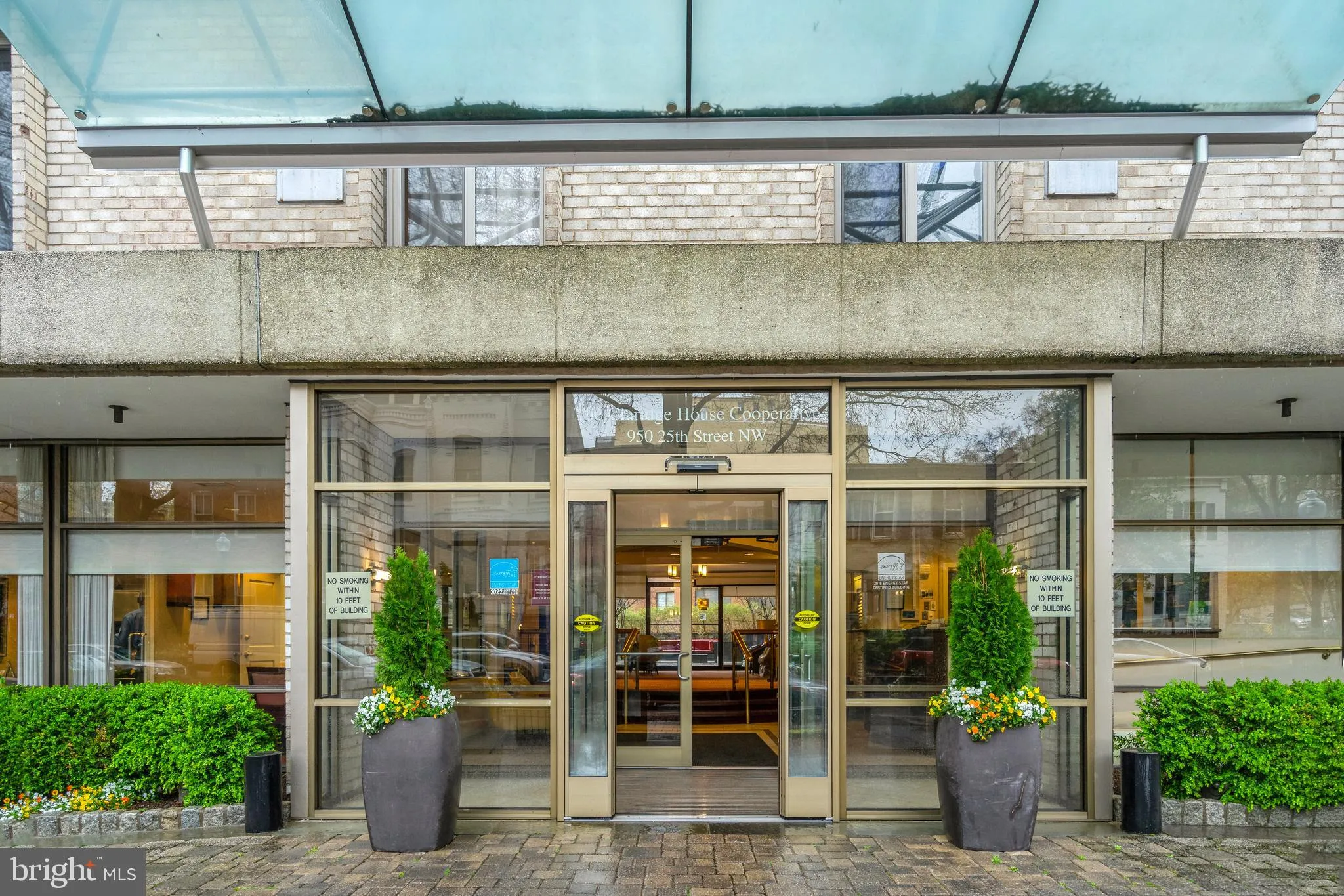 940 25TH STREET, Washington, DC 20037