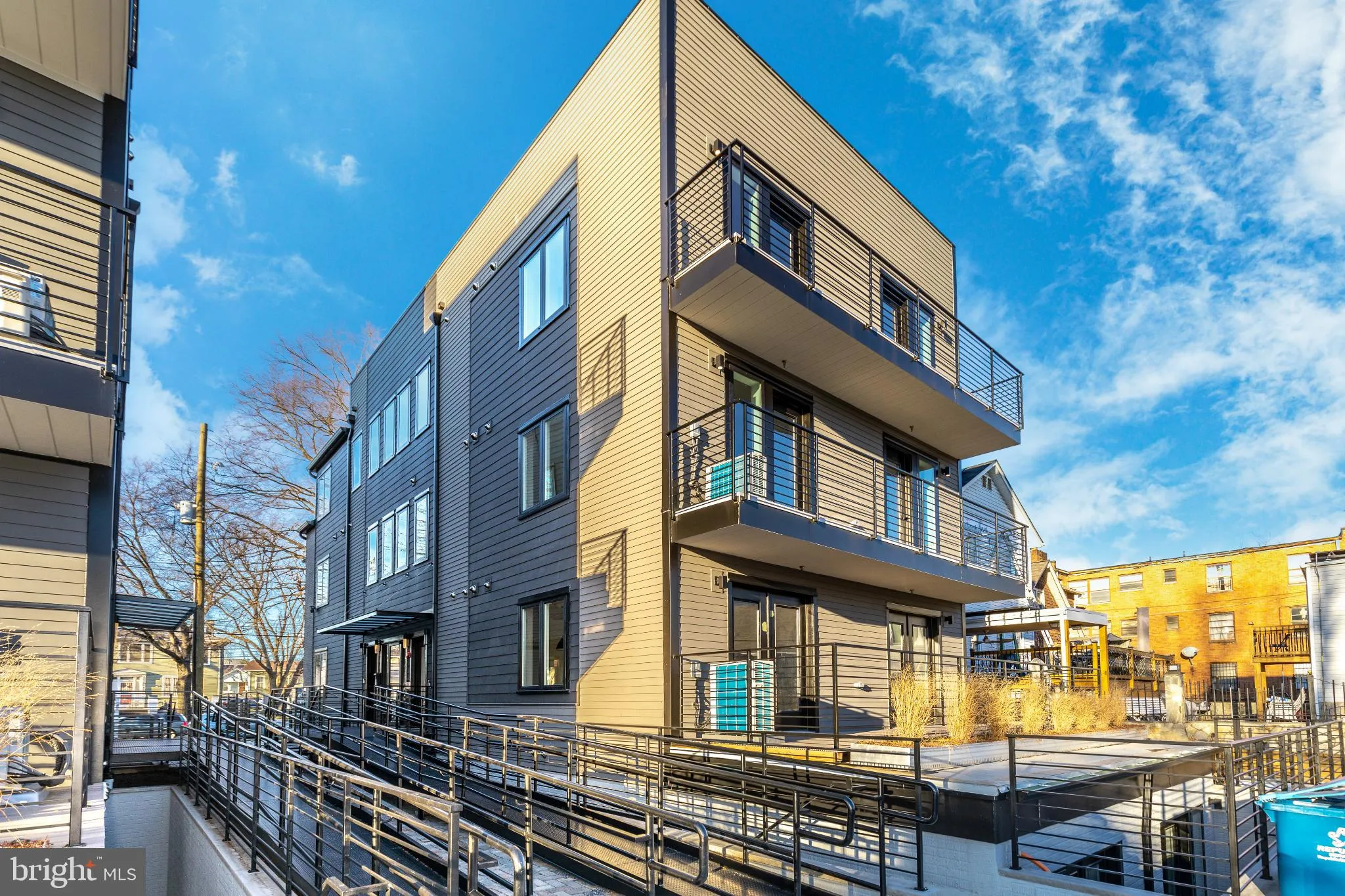 1009 RHODE ISLAND AVENUE, Washington, DC 20018