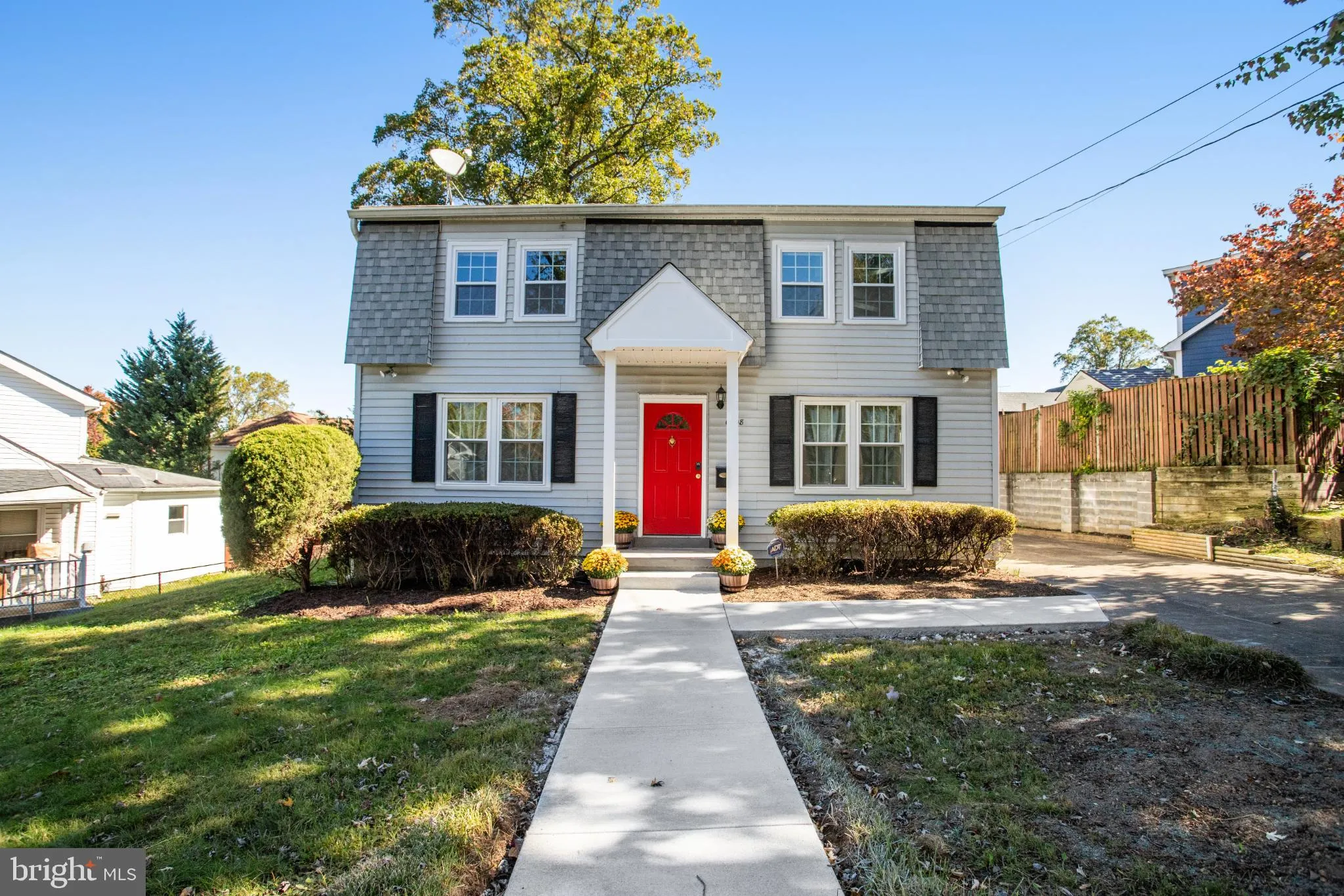 6908 BARRETT, Falls Church, VA 22042