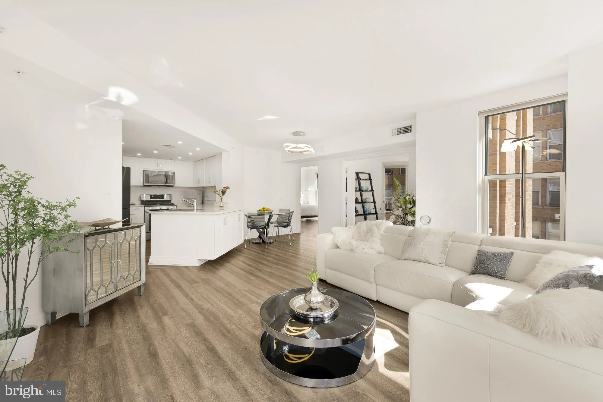 915 E STREET, Washington, DC 20004