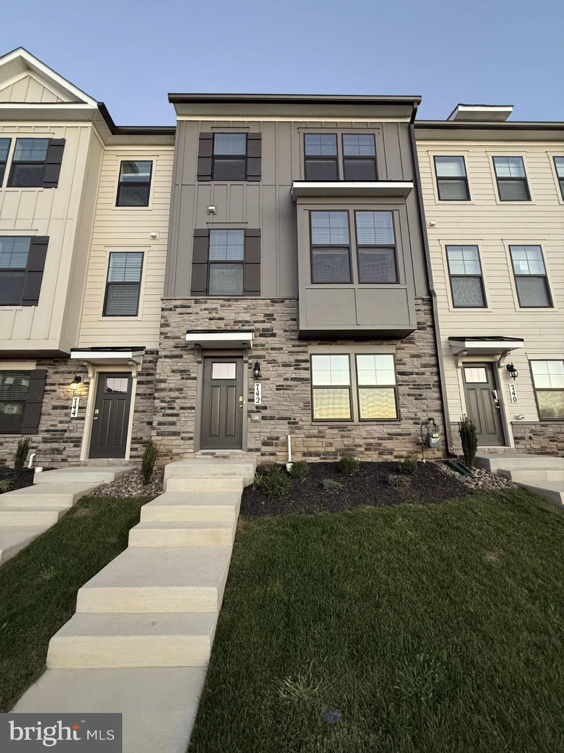 742 COMPASS WAY, Frederick, MD 21701