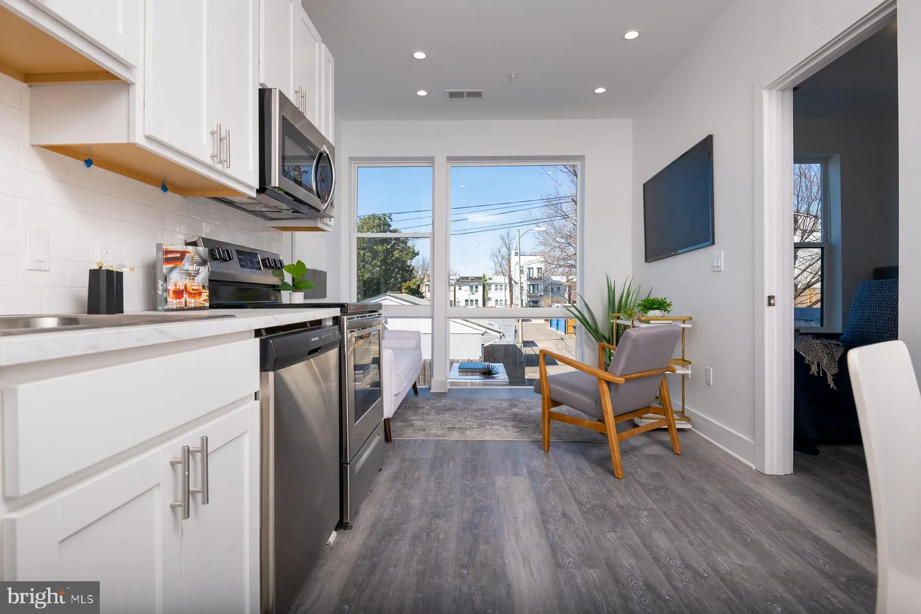 818 BLADENSBURG ROAD, Washington, DC 20002