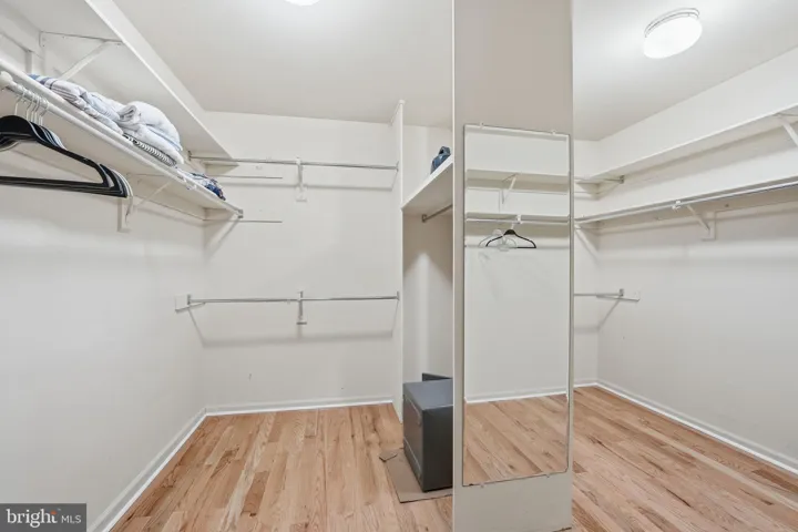 9420 Lakeside Dr, Vienna, Virginia 22182