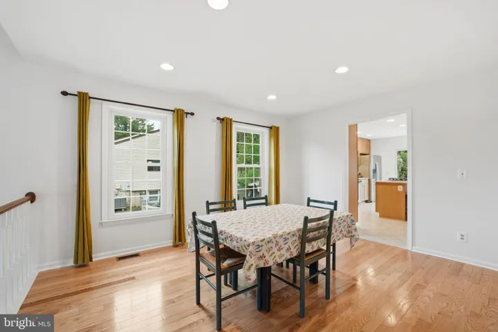 9420 Lakeside Dr, Vienna, Virginia 22182