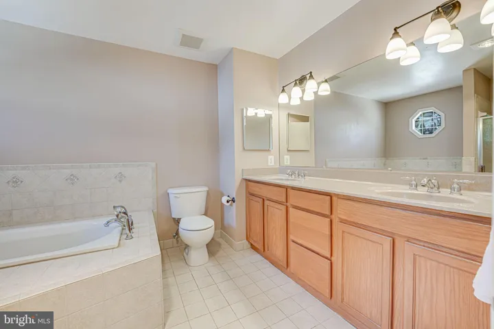 9420 Lakeside Dr, Vienna, Virginia 22182