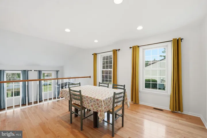 9420 Lakeside Dr, Vienna, Virginia 22182