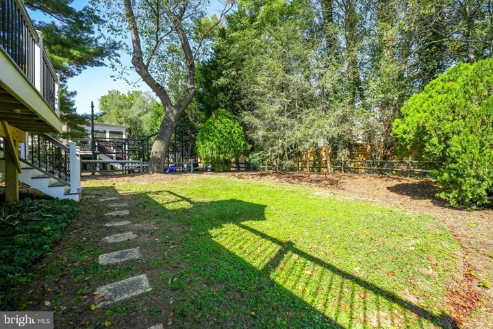 9420 Lakeside Dr, Vienna, Virginia 22182