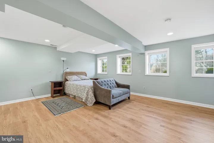 9420 Lakeside Dr, Vienna, Virginia 22182