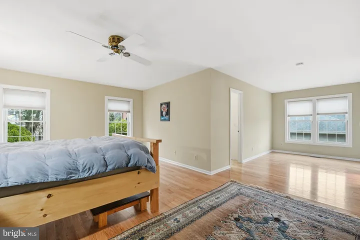 9420 Lakeside Dr, Vienna, Virginia 22182
