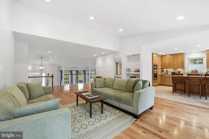 9420 Lakeside Dr, Vienna, Virginia 22182