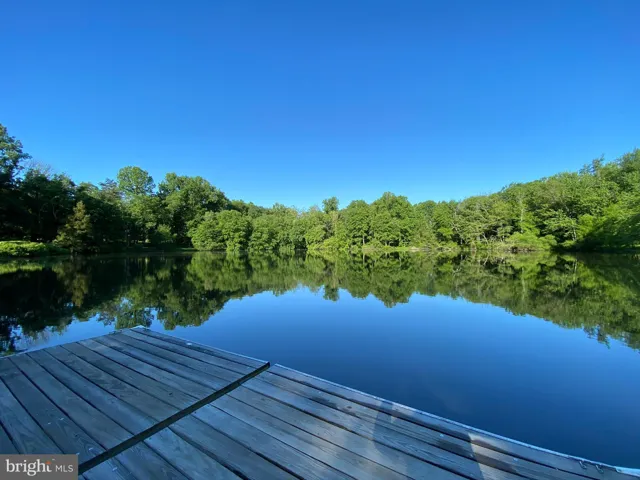 9420 Lakeside Dr, Vienna, Virginia 22182