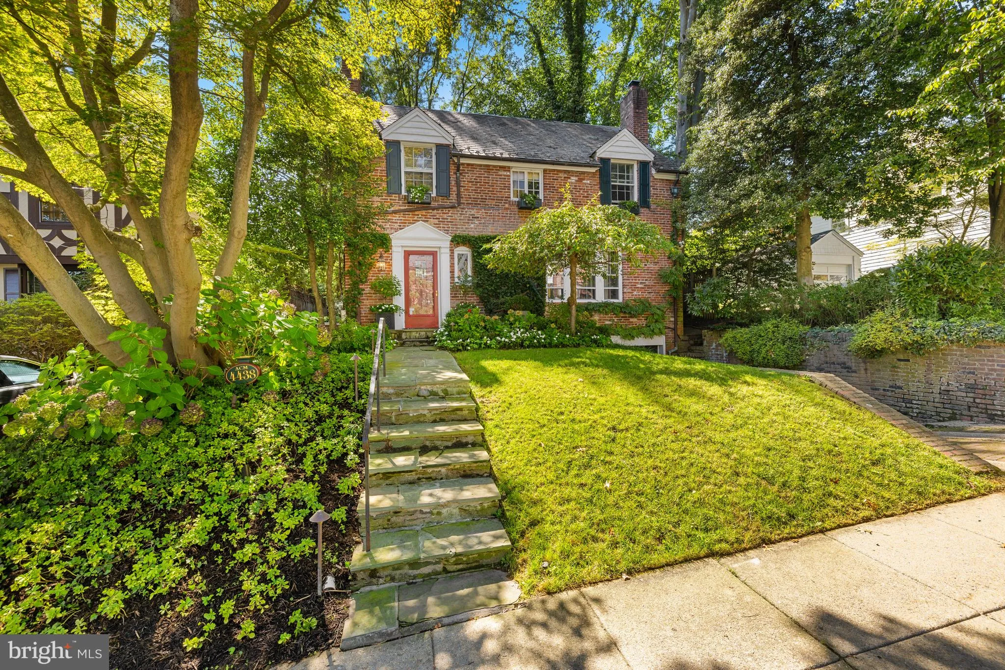 4438 LOWELL STREET, Washington, DC 20016
