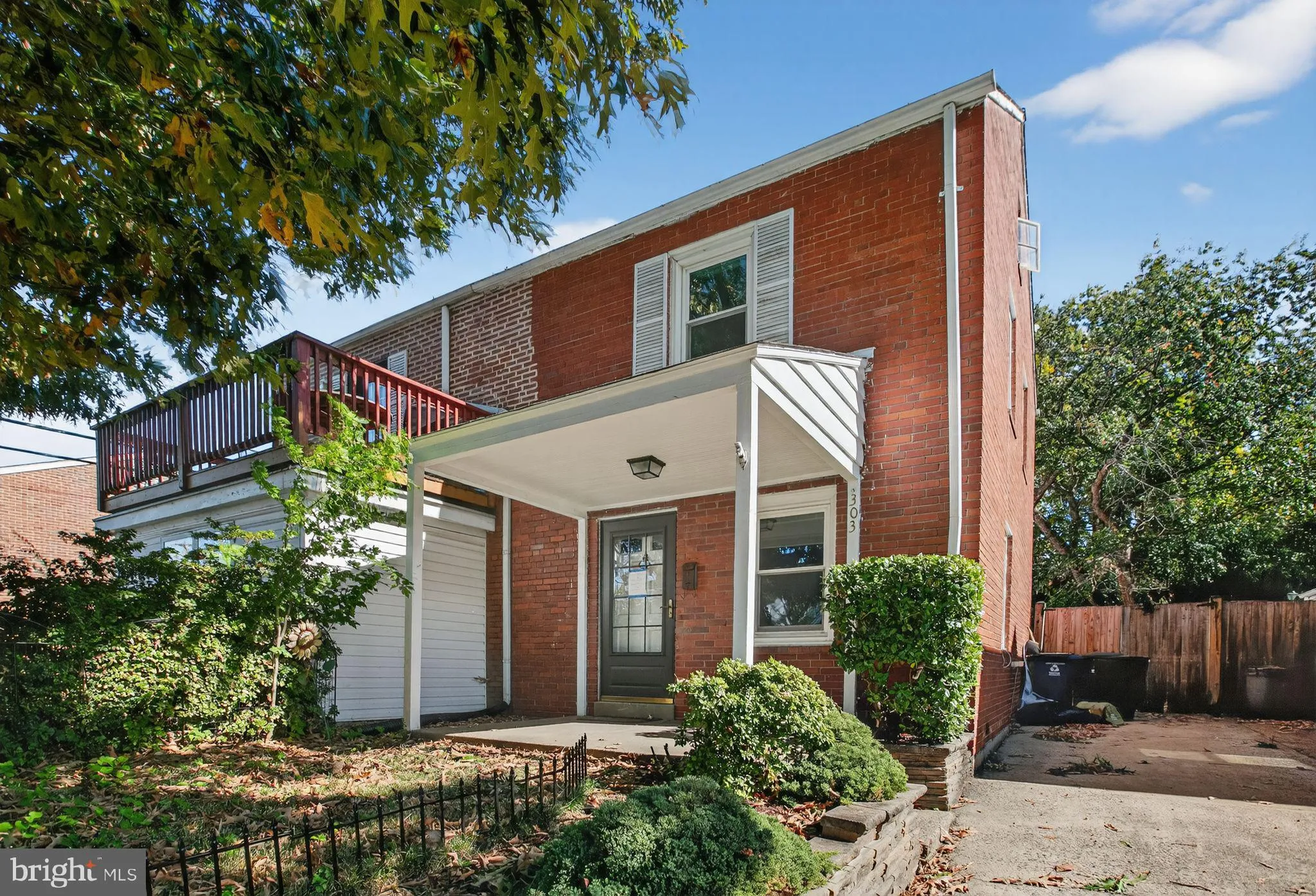 303 WAYNE STREET, Arlington, VA 22206