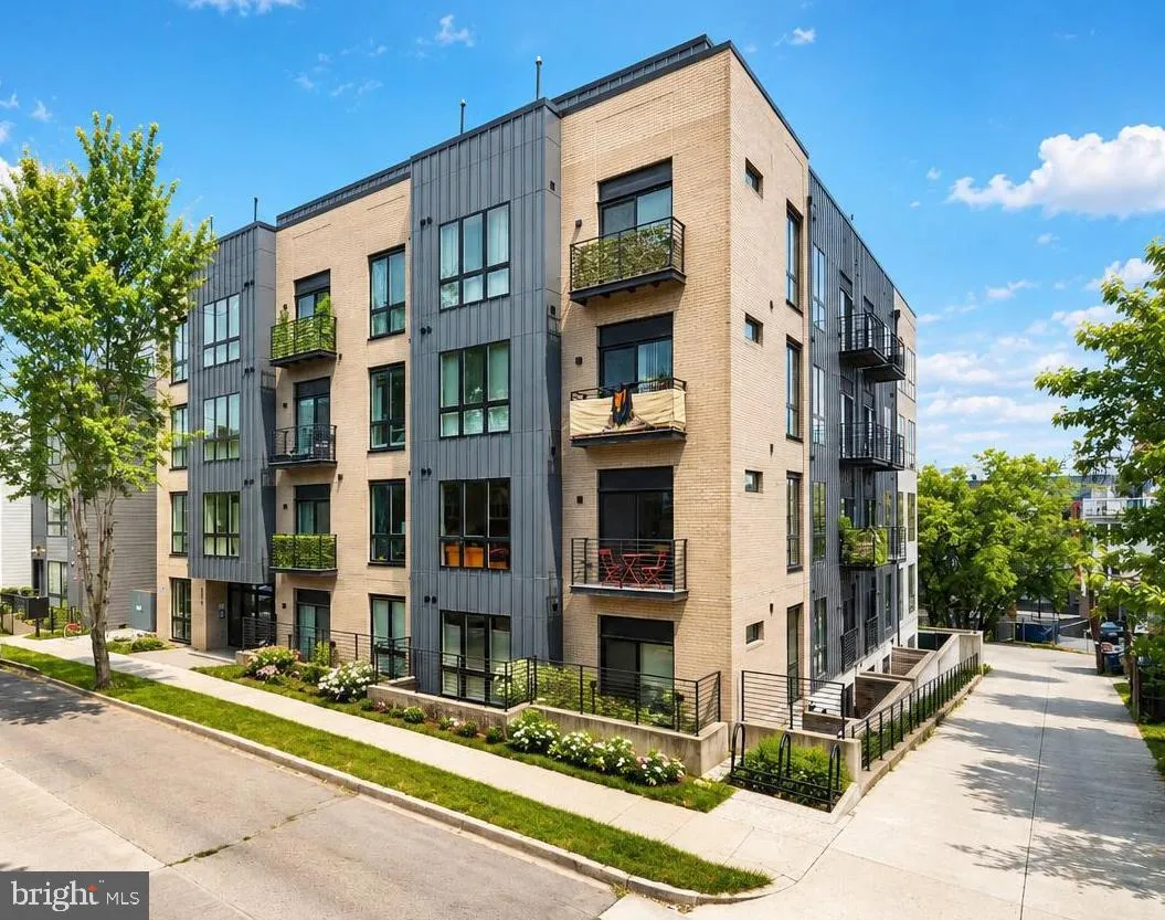 1016 17TH PLACE, Washington, DC 20002