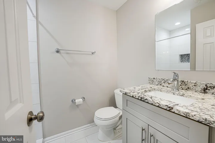 2815 Lee Oaks Ct #302, Falls Church, Virginia 22046