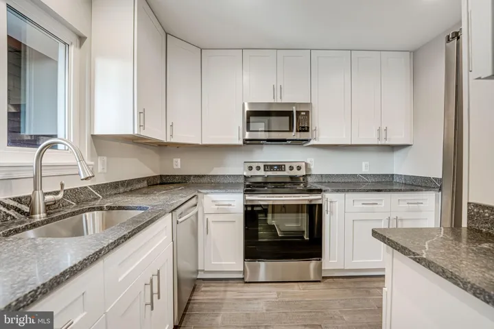 2815 Lee Oaks Ct #302, Falls Church, Virginia 22046