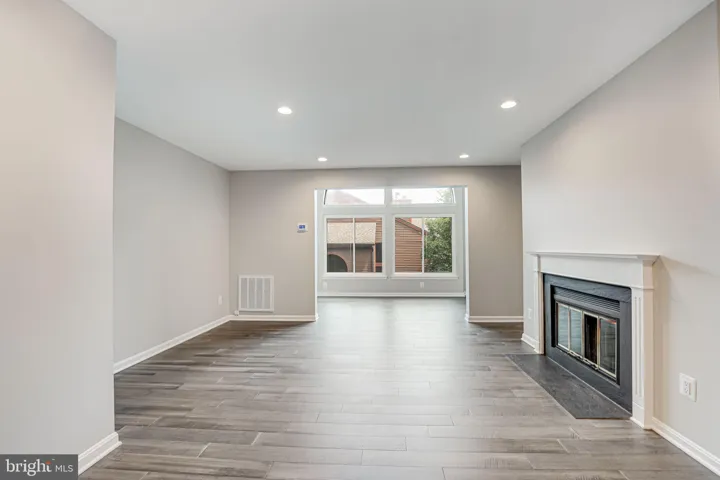 2815 Lee Oaks Ct #302, Falls Church, Virginia 22046