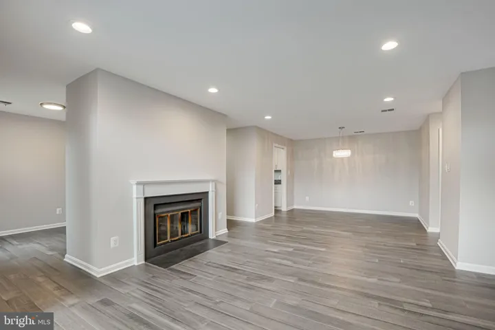 2815 Lee Oaks Ct #302, Falls Church, Virginia 22046