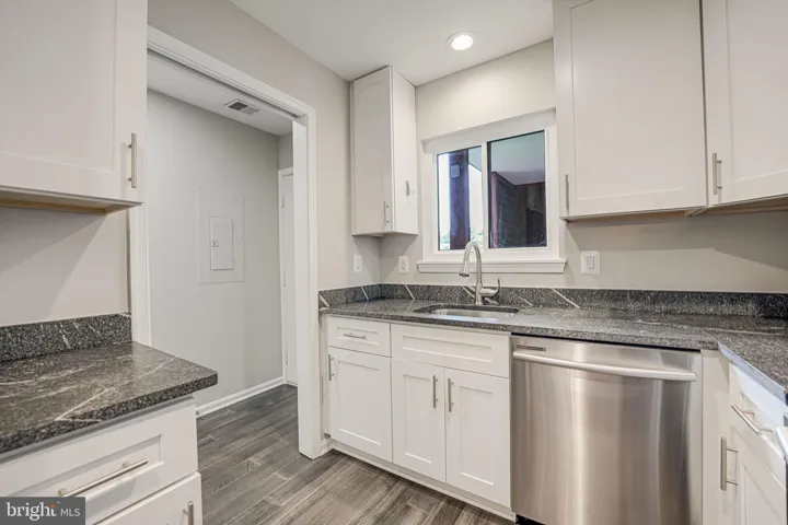 2815 Lee Oaks Ct #302, Falls Church, Virginia 22046