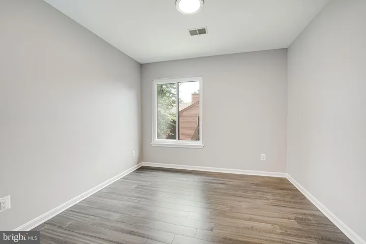 2815 Lee Oaks Ct #302, Falls Church, Virginia 22046