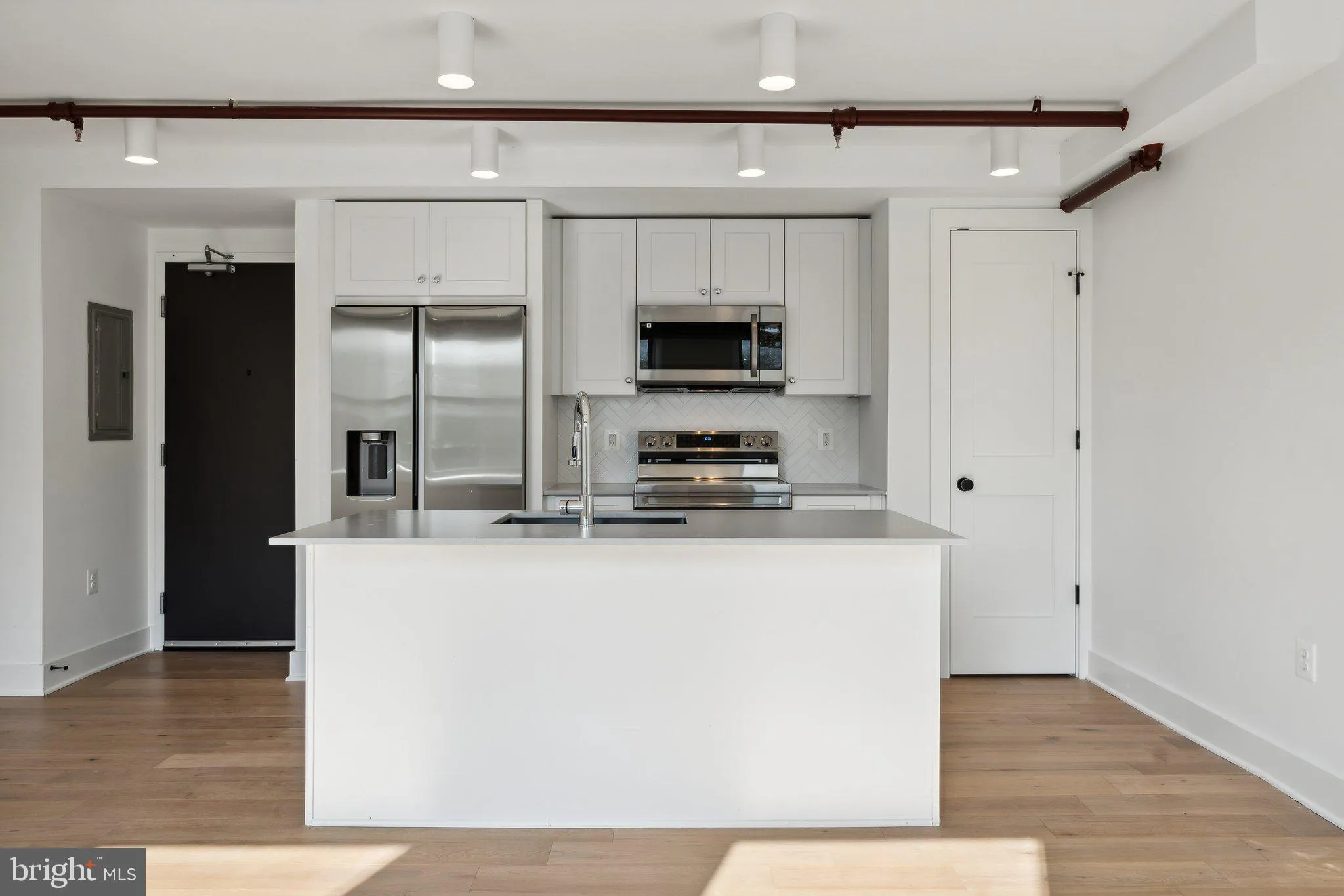 901 KING STREET, Alexandria, VA 22314