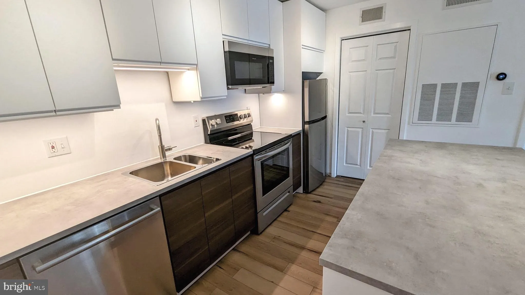 3310 WYNDHAM CIRCLE, Alexandria, VA 22302