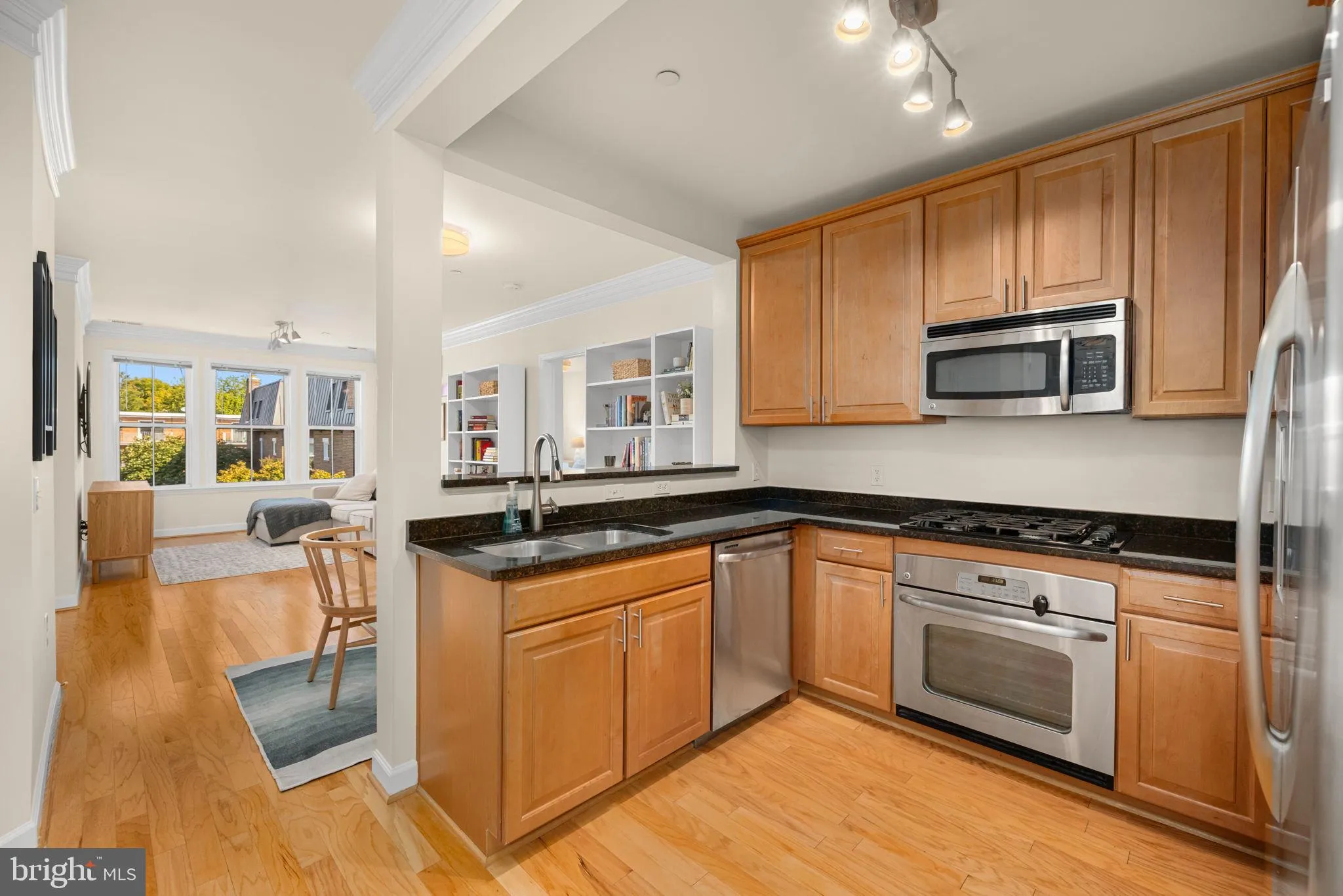 2101 MONROE STREET, Arlington, VA 22207
