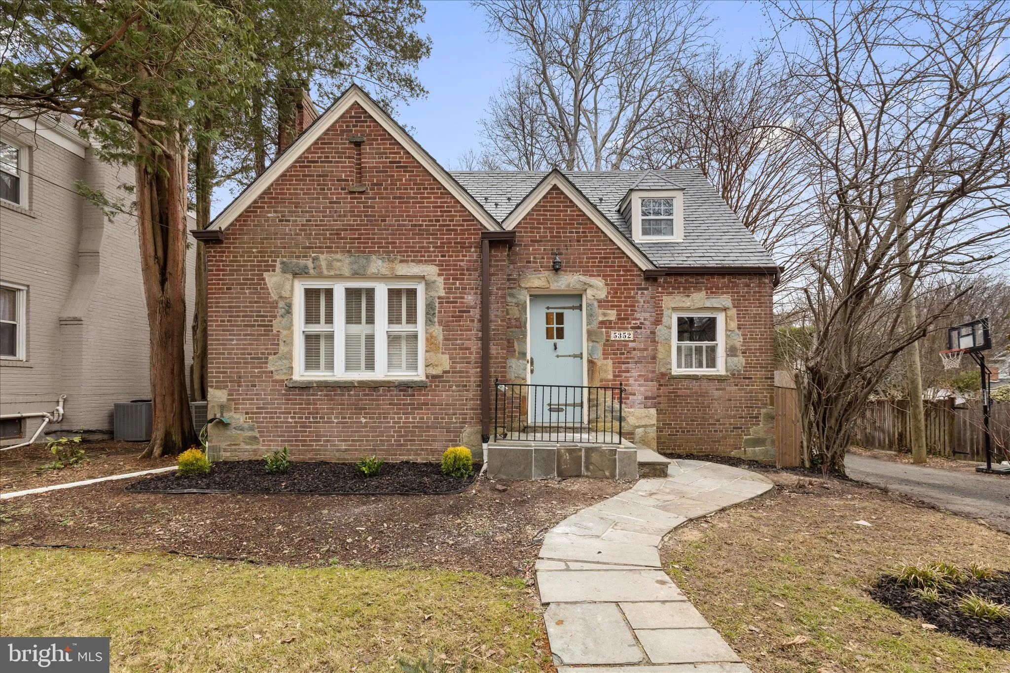 5352 29TH STREET, Washington, DC 20015