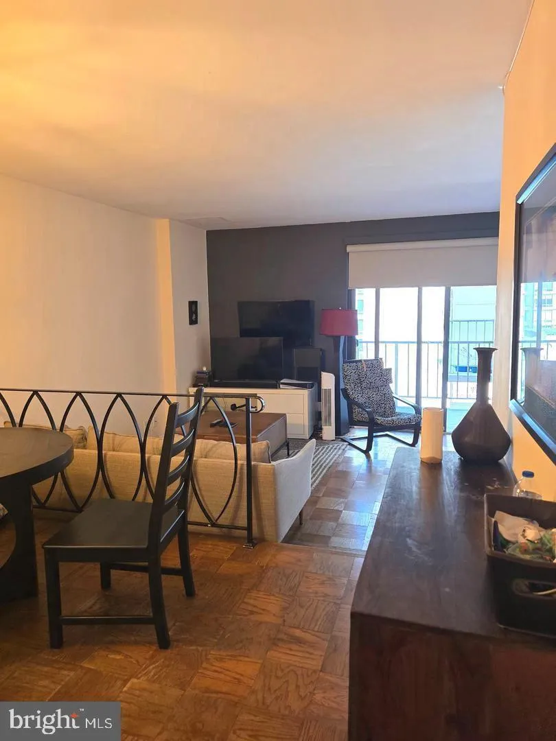 2201 L STREET, Washington, DC 20037