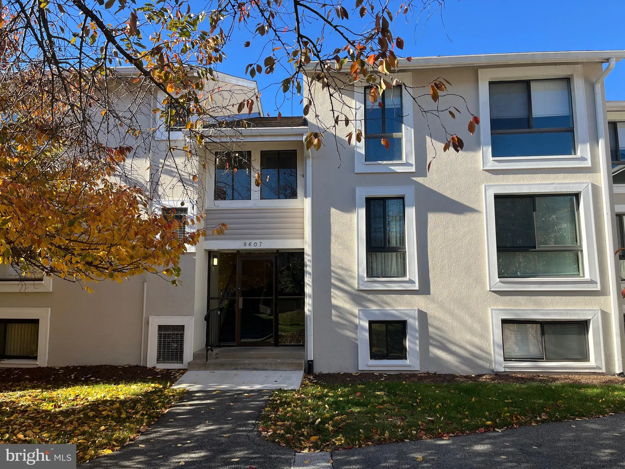 8607 VILLAGE WAY, Alexandria, VA 22309